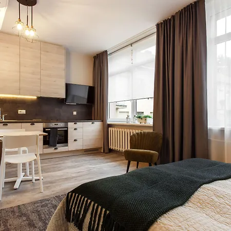 Aparthotel Old Town Trio 4*