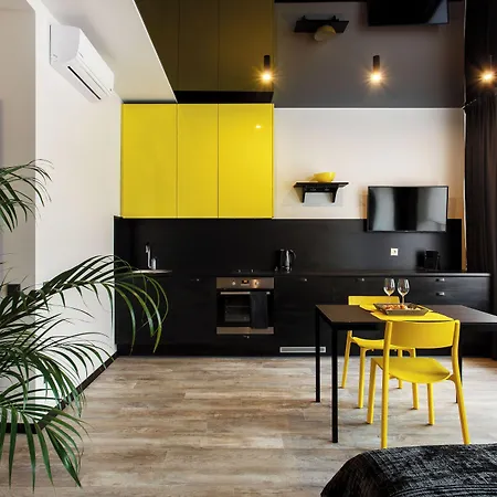 Old Town Trio Aparthotel 4*