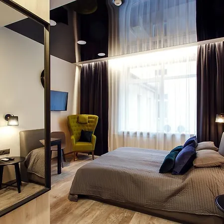 Old Town Trio Aparthotel 4*