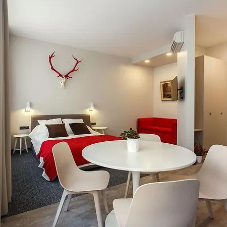 Old Town Trio Aparthotel 4*