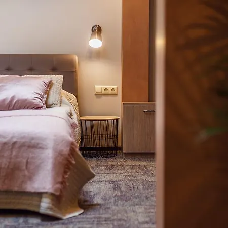 Old Town Trio Lejlighedshotel 3*